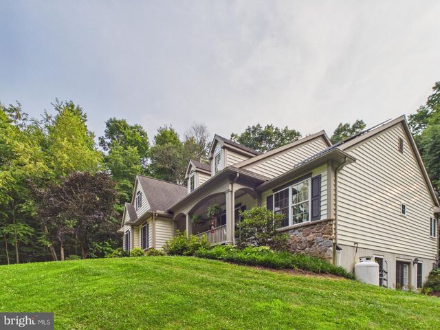 70 SNYDER HOLLOW RD, New Providence, PA 17560