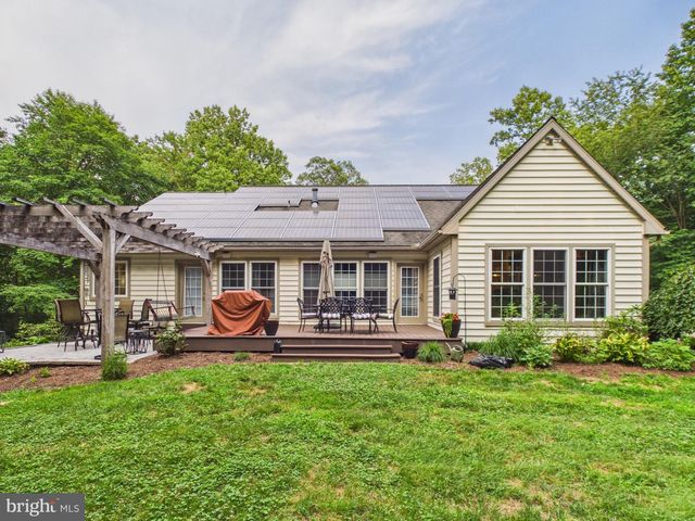 70 SNYDER HOLLOW RD, New Providence, PA 17560