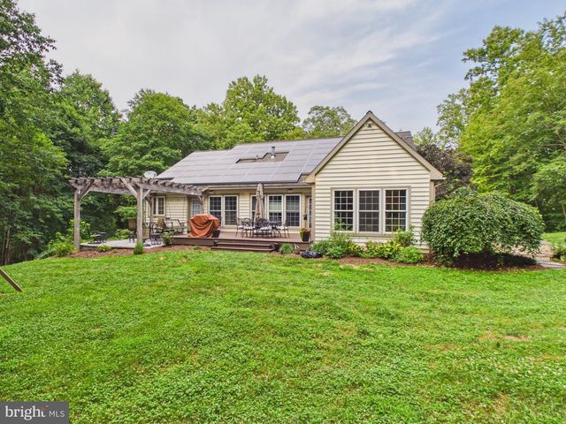 70 SNYDER HOLLOW RD, New Providence, PA 17560