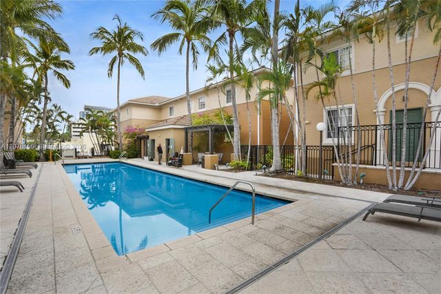 2941 NE 185th Street 1305, Miami, FL 33180