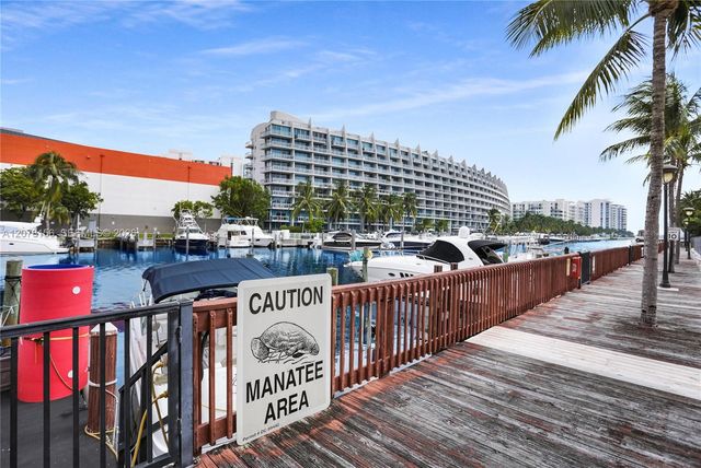 2941 NE 185th Street 1305, Miami, FL 33180