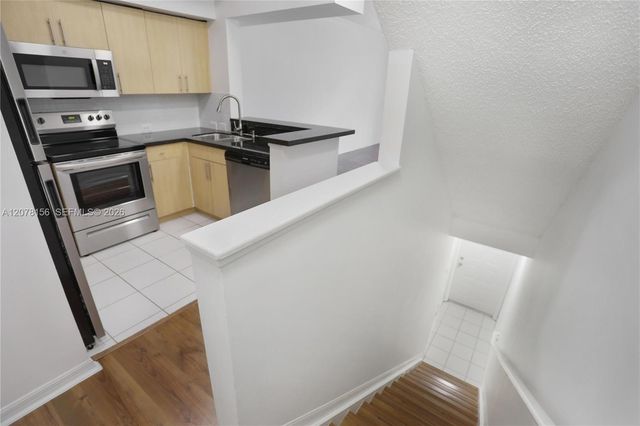 2941 NE 185th Street 1305, Miami, FL 33180