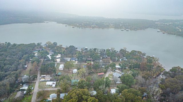 10474 Apache, Wills Point, TX 75169