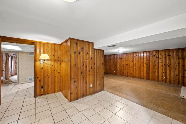 673 Mt Vernon Drive, Lexington, KY 40502