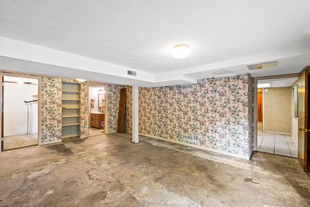 673 Mt Vernon Drive, Lexington, KY 40502