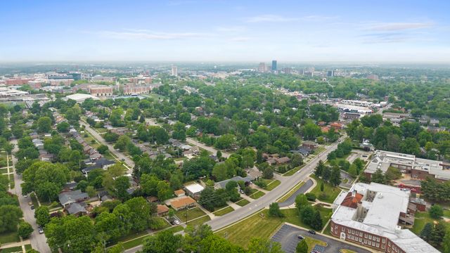 673 Mt Vernon Drive, Lexington, KY 40502