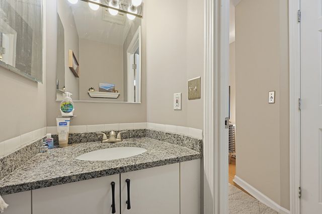 421 Neponset St B, Norwood, MA 02062