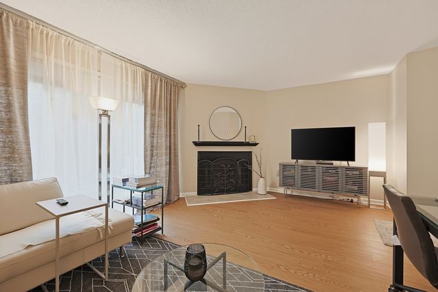 421 Neponset St B, Norwood, MA 02062