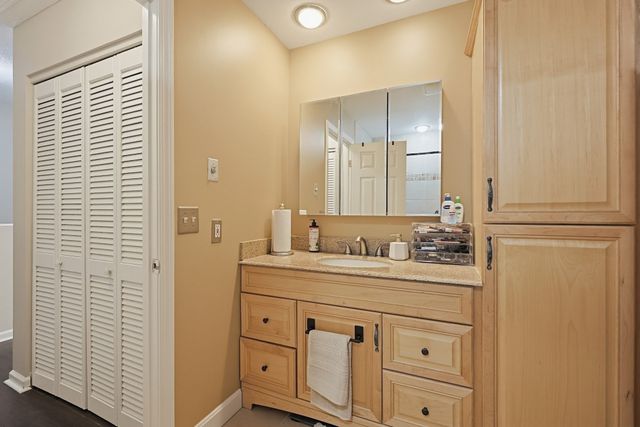 421 Neponset St B, Norwood, MA 02062