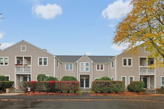 421 Neponset St B, Norwood, MA 02062