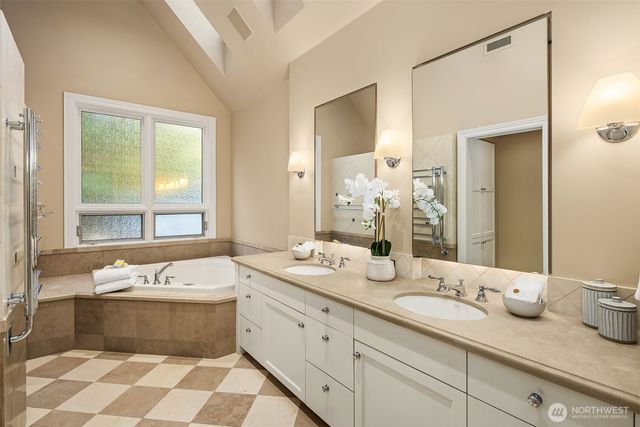 22119 NE 140th Way, Woodinville, WA 98077