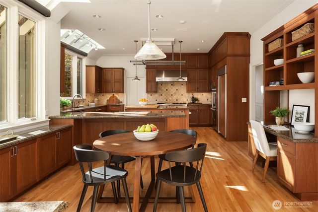 22119 NE 140th Way, Woodinville, WA 98077