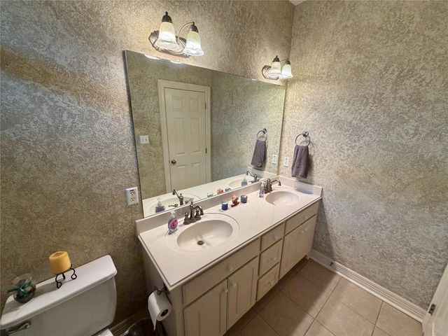 1448 S Bluebonnet Lane, Angleton, TX 77515