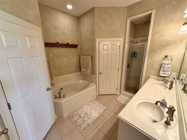 1448 S Bluebonnet Lane, Angleton, TX 77515