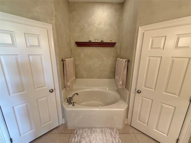 1448 S Bluebonnet Lane, Angleton, TX 77515