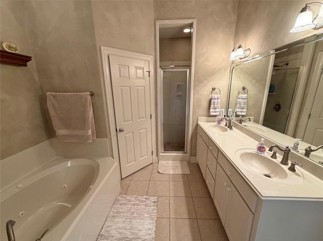 1448 S Bluebonnet Lane, Angleton, TX 77515