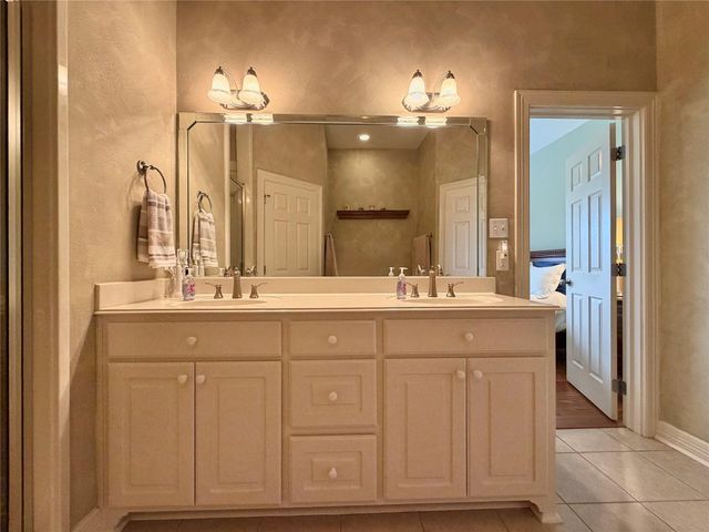 1448 S Bluebonnet Lane, Angleton, TX 77515