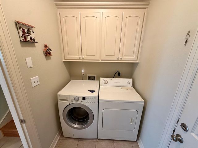 1448 S Bluebonnet Lane, Angleton, TX 77515