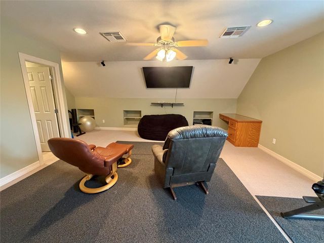 1448 S Bluebonnet Lane, Angleton, TX 77515
