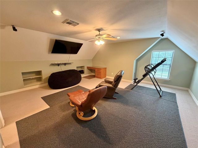 1448 S Bluebonnet Lane, Angleton, TX 77515