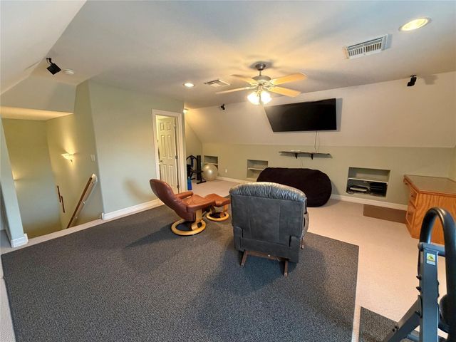 1448 S Bluebonnet Lane, Angleton, TX 77515