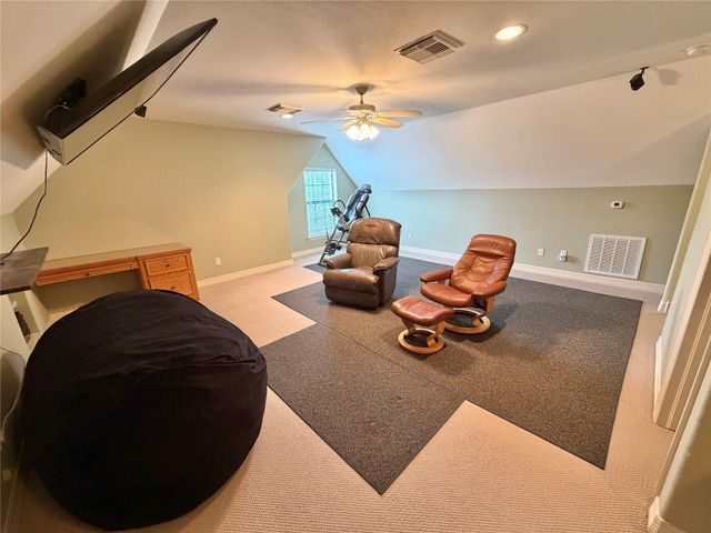1448 S Bluebonnet Lane, Angleton, TX 77515
