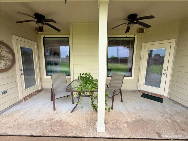 1448 S Bluebonnet Lane, Angleton, TX 77515