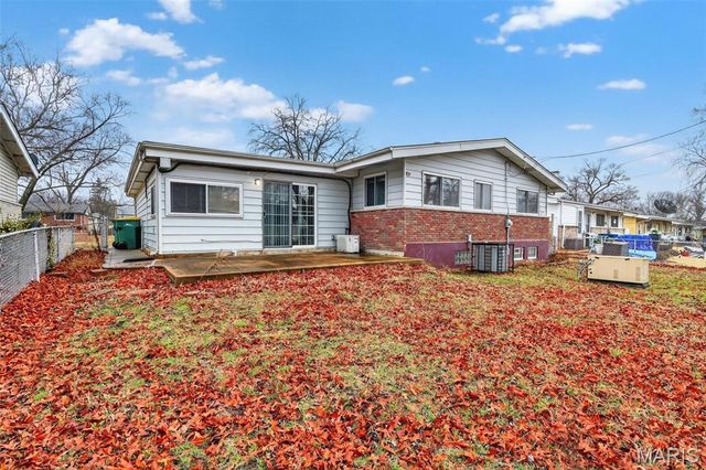 10139 Edgefield Drive, St Louis, MO 63136