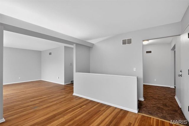 10139 Edgefield Drive, St Louis, MO 63136