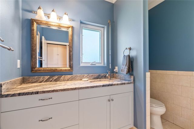 172 Front St, Rockport, TX 78382