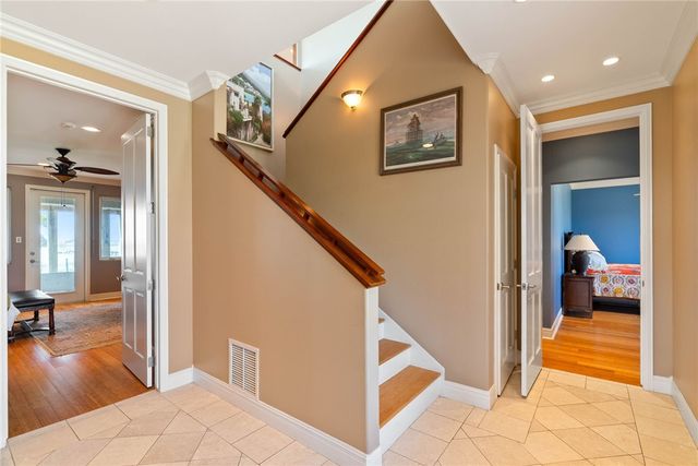 172 Front St, Rockport, TX 78382