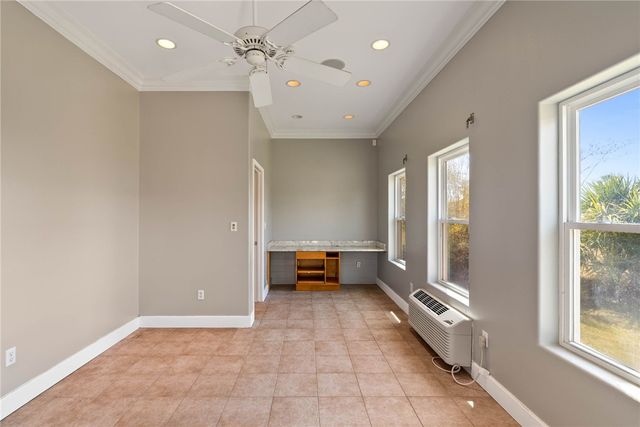 172 Front St, Rockport, TX 78382