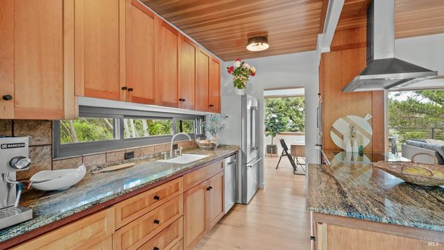 303 Bristol Pl, Mill Valley, CA 94941