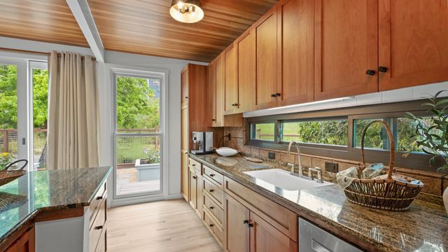 303 Bristol Pl, Mill Valley, CA 94941