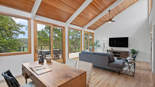 303 Bristol Pl, Mill Valley, CA 94941