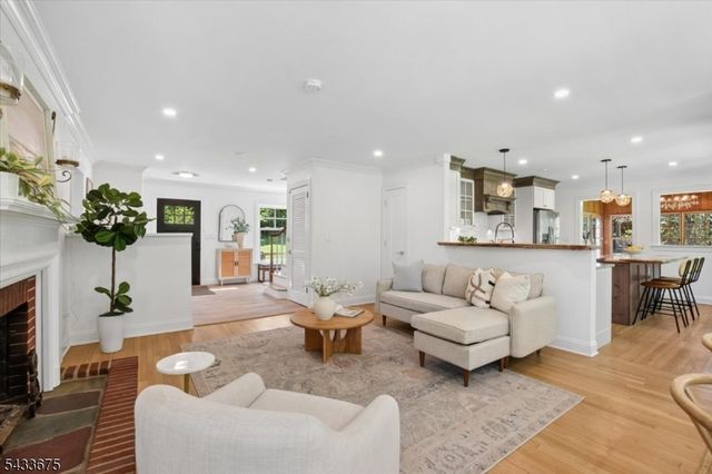 54 Blackberry Ln, Morris Twp., NJ 07960