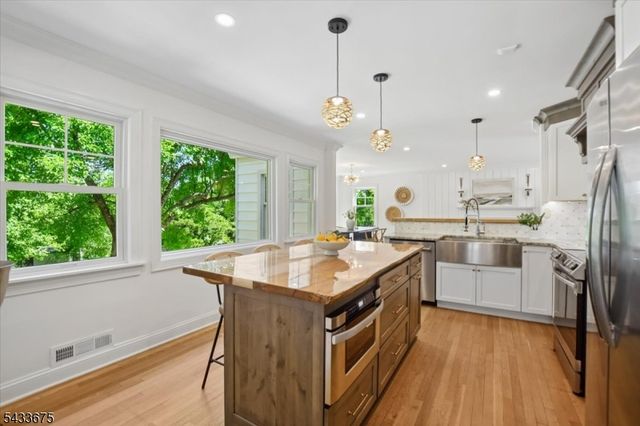 54 Blackberry Ln, Morris Twp., NJ 07960