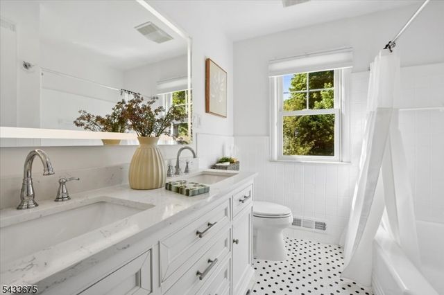 54 Blackberry Ln, Morris Twp., NJ 07960