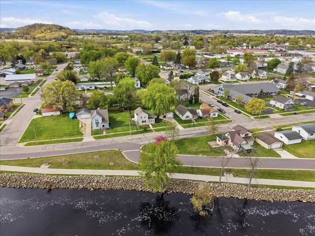 806 Mansion Street, Mauston, WI 53948