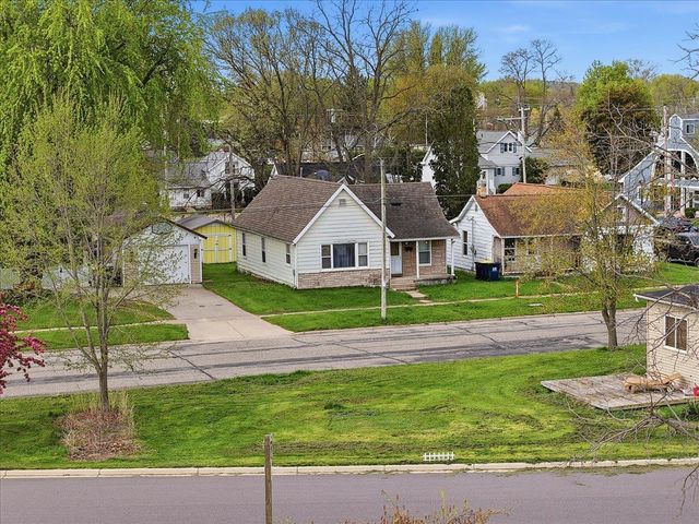 806 Mansion Street, Mauston, WI 53948