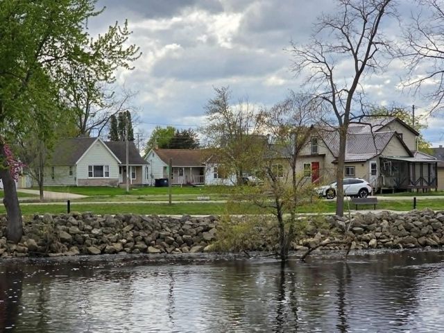 806 Mansion Street, Mauston, WI 53948