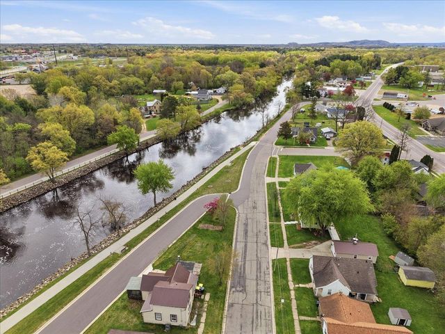 806 Mansion Street, Mauston, WI 53948
