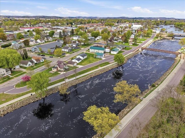 806 Mansion Street, Mauston, WI 53948