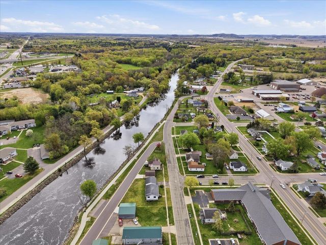 806 Mansion Street, Mauston, WI 53948