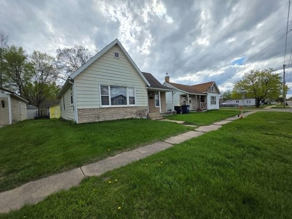 806 Mansion Street, Mauston, WI 53948