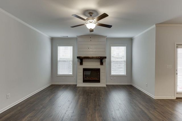5634 Parkview Lane, Flowery Branch, GA 30542