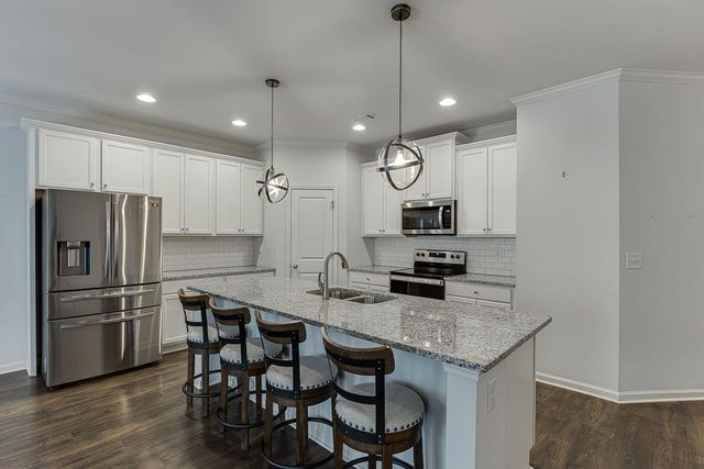 5634 Parkview Lane, Flowery Branch, GA 30542