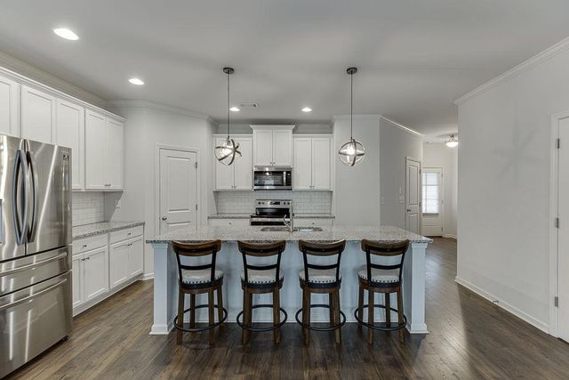 5634 Parkview Lane, Flowery Branch, GA 30542