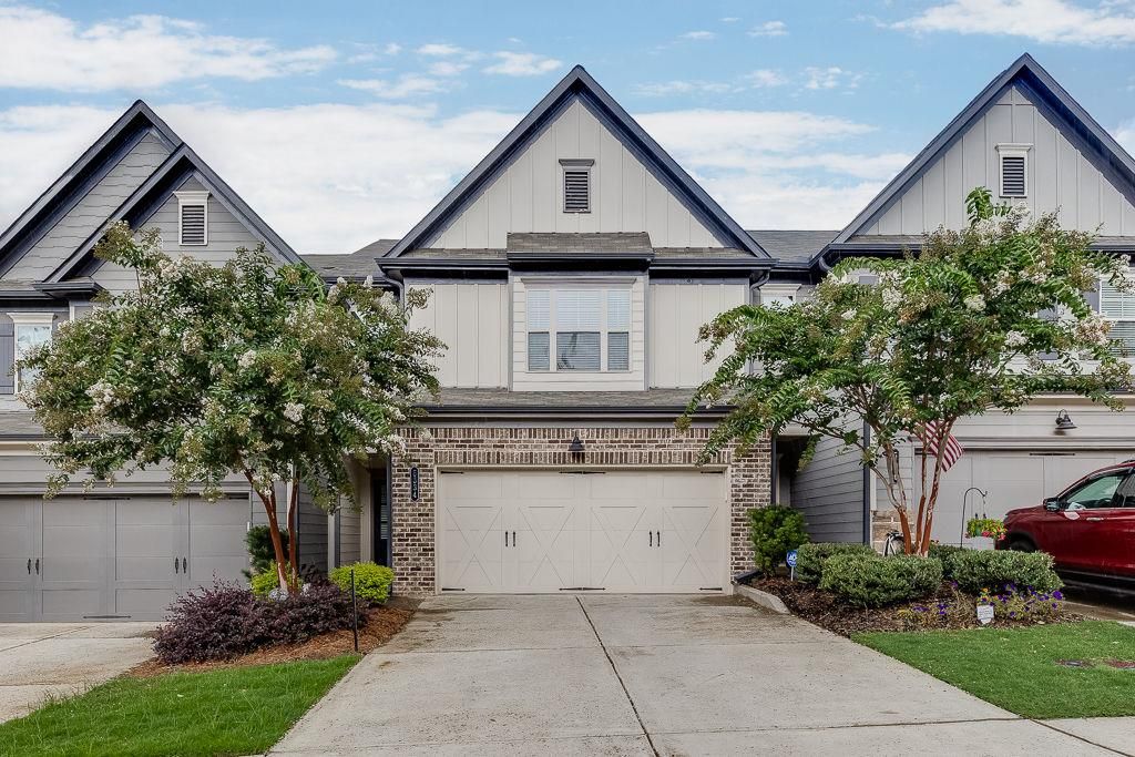 5634 Parkview Lane, Flowery Branch, GA 30542