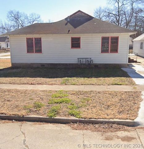 327 NE G Street, Ardmore, OK 73401